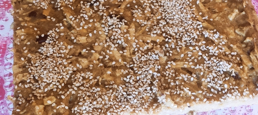 Tarta vegana de avena y fruta sin azúcar