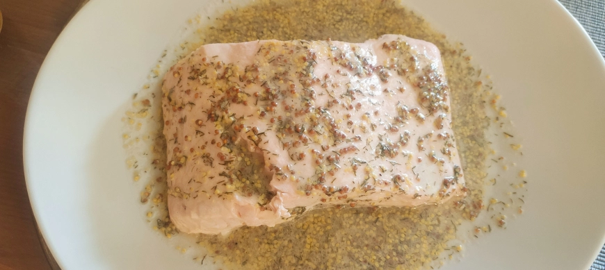 Salmon al vapor con salsa de coco y mostaza