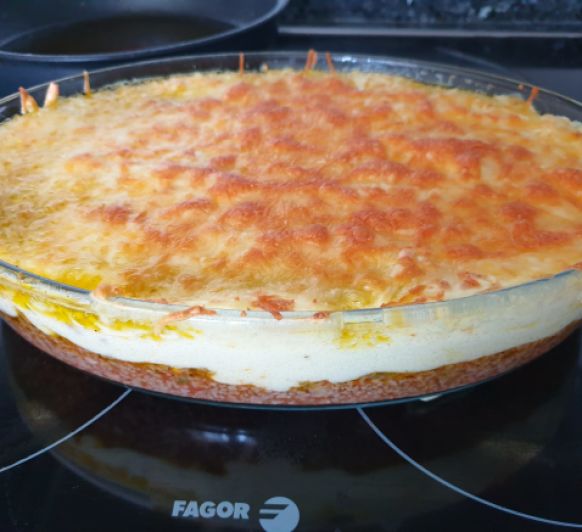 Pastel de carne picada y puré de patatas.