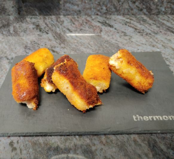 Croquetas de Jamón y Huevo duro hechas con harina casera